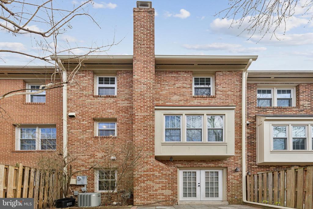 3092 Bradford Wood Ct