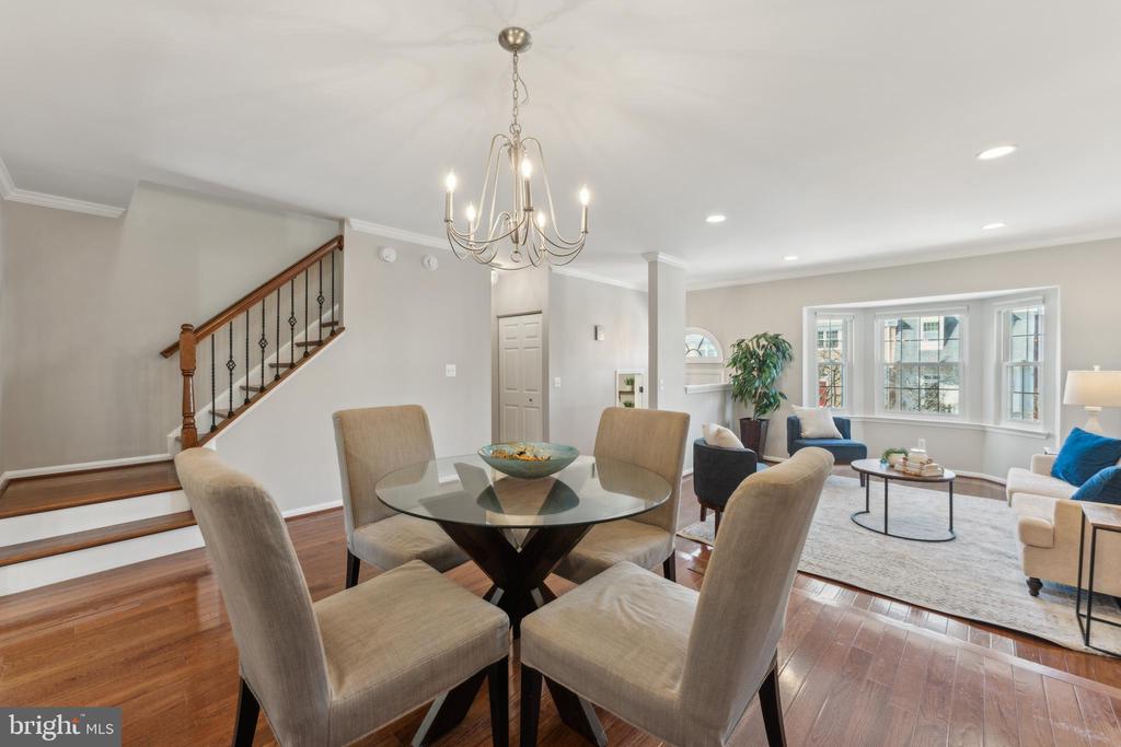 4282 Sleepy Lake Dr