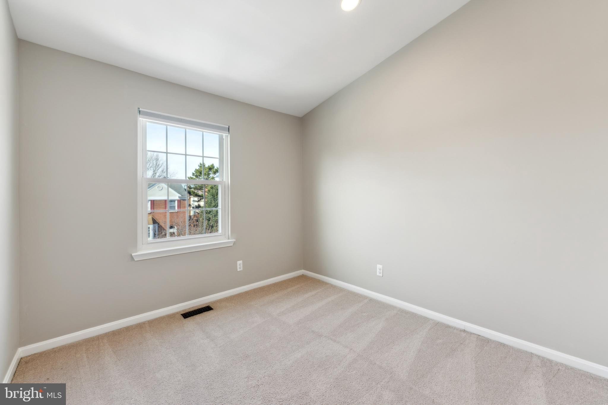 4282 Sleepy Lake Dr