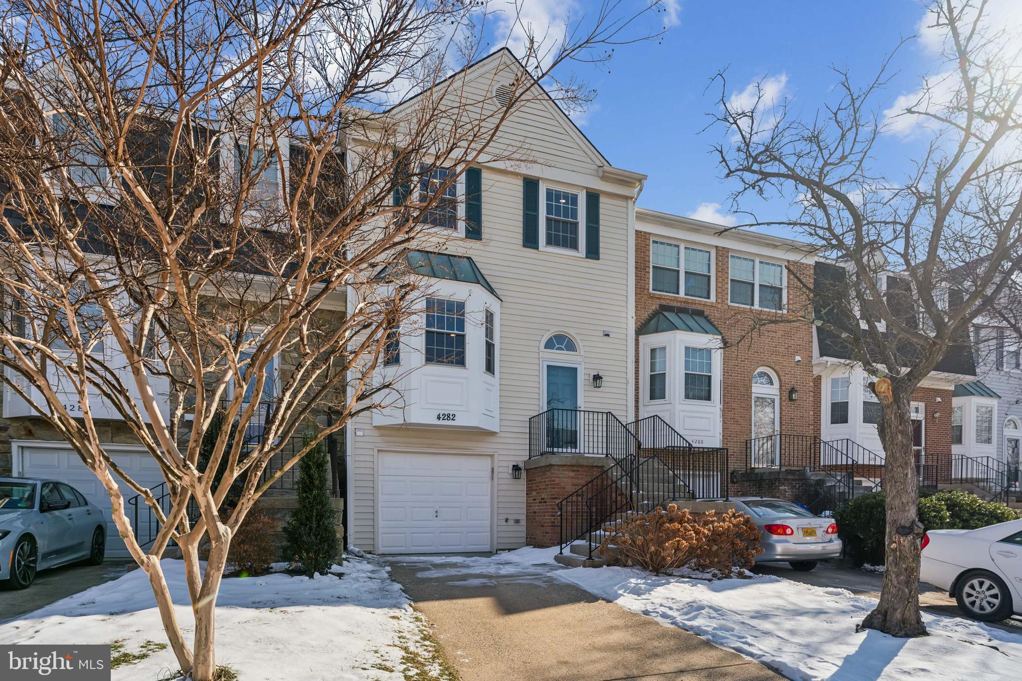 4282 Sleepy Lake Dr