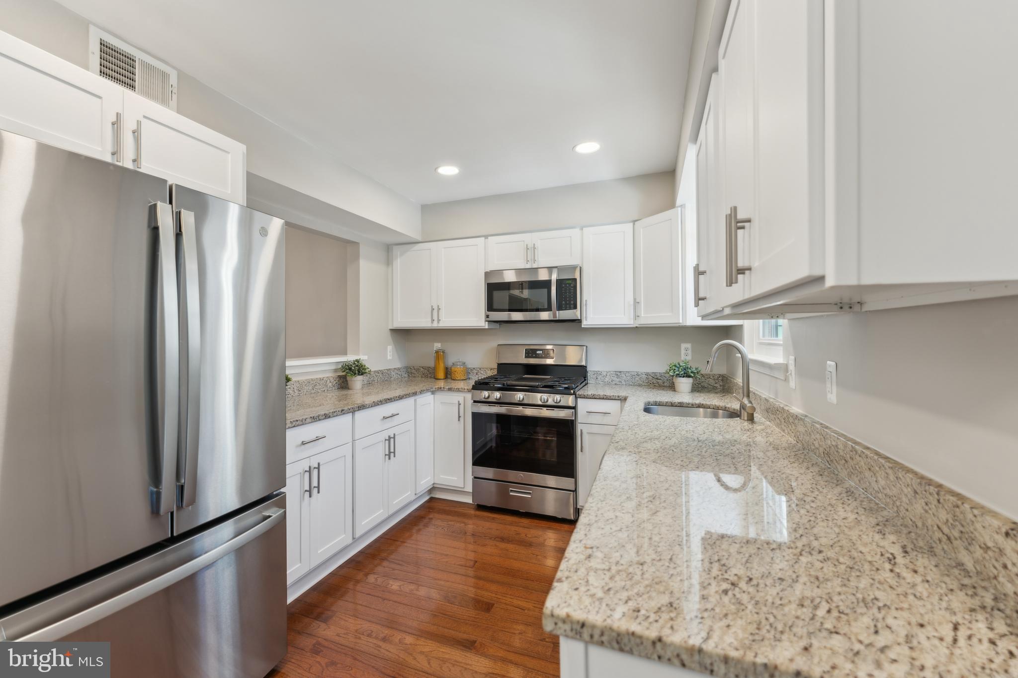 4282 Sleepy Lake Dr