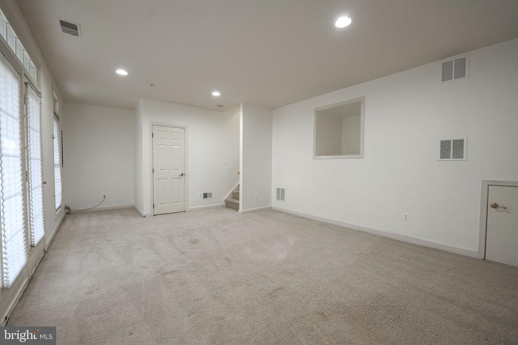 8809 HUNTING LODGE CT