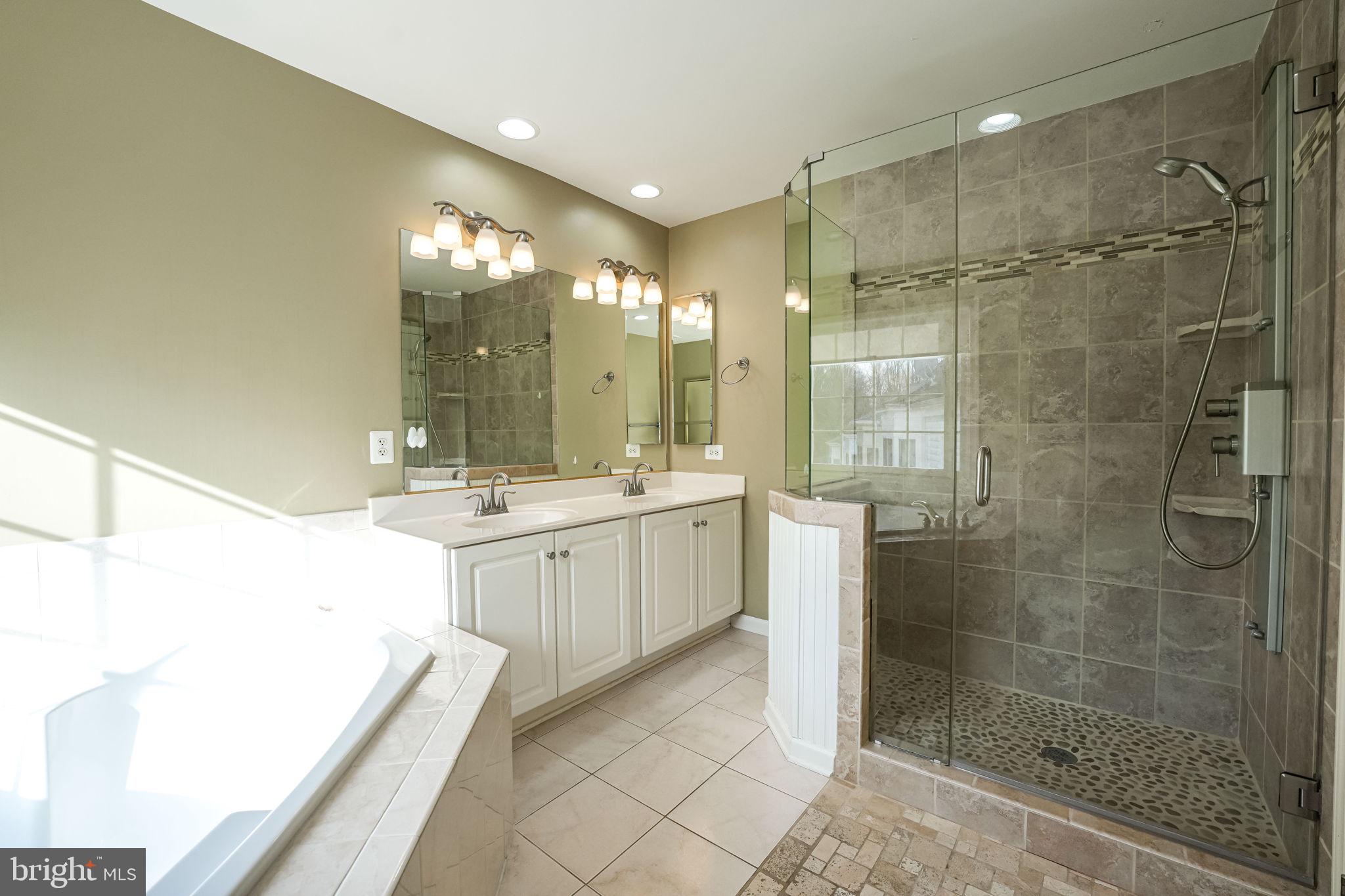 8809 HUNTING LODGE CT