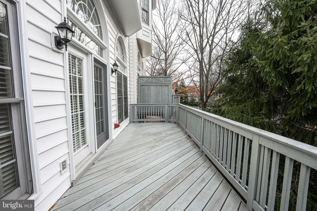 8809 HUNTING LODGE CT