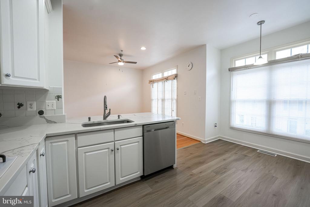 8809 HUNTING LODGE CT