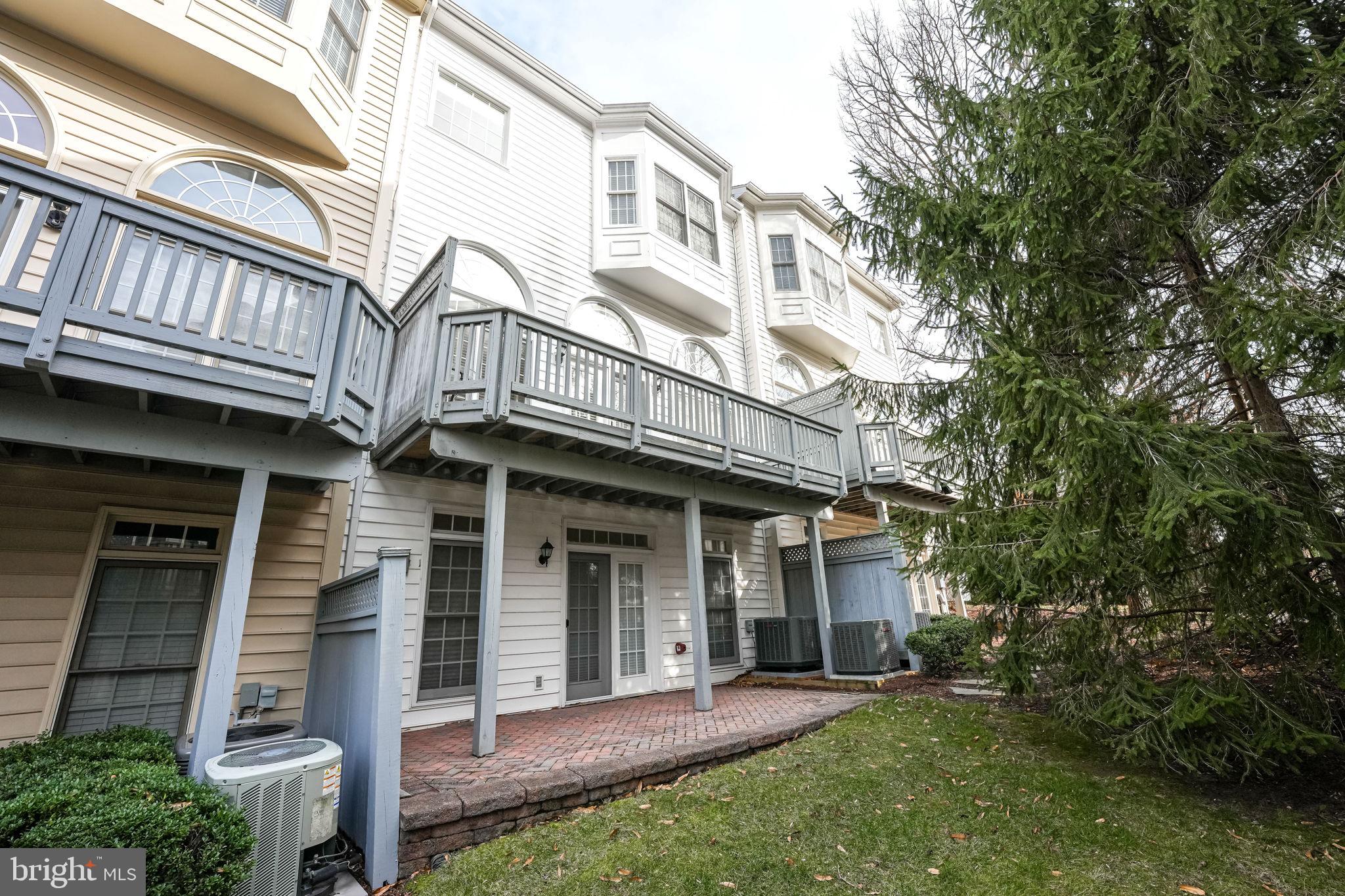 8809 HUNTING LODGE CT