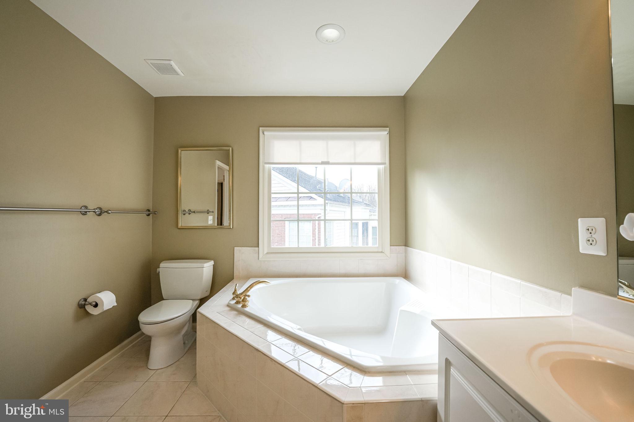 8809 HUNTING LODGE CT