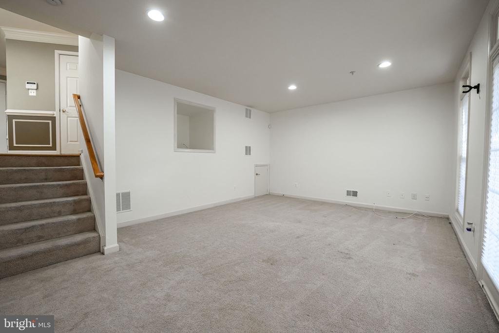 8809 HUNTING LODGE CT