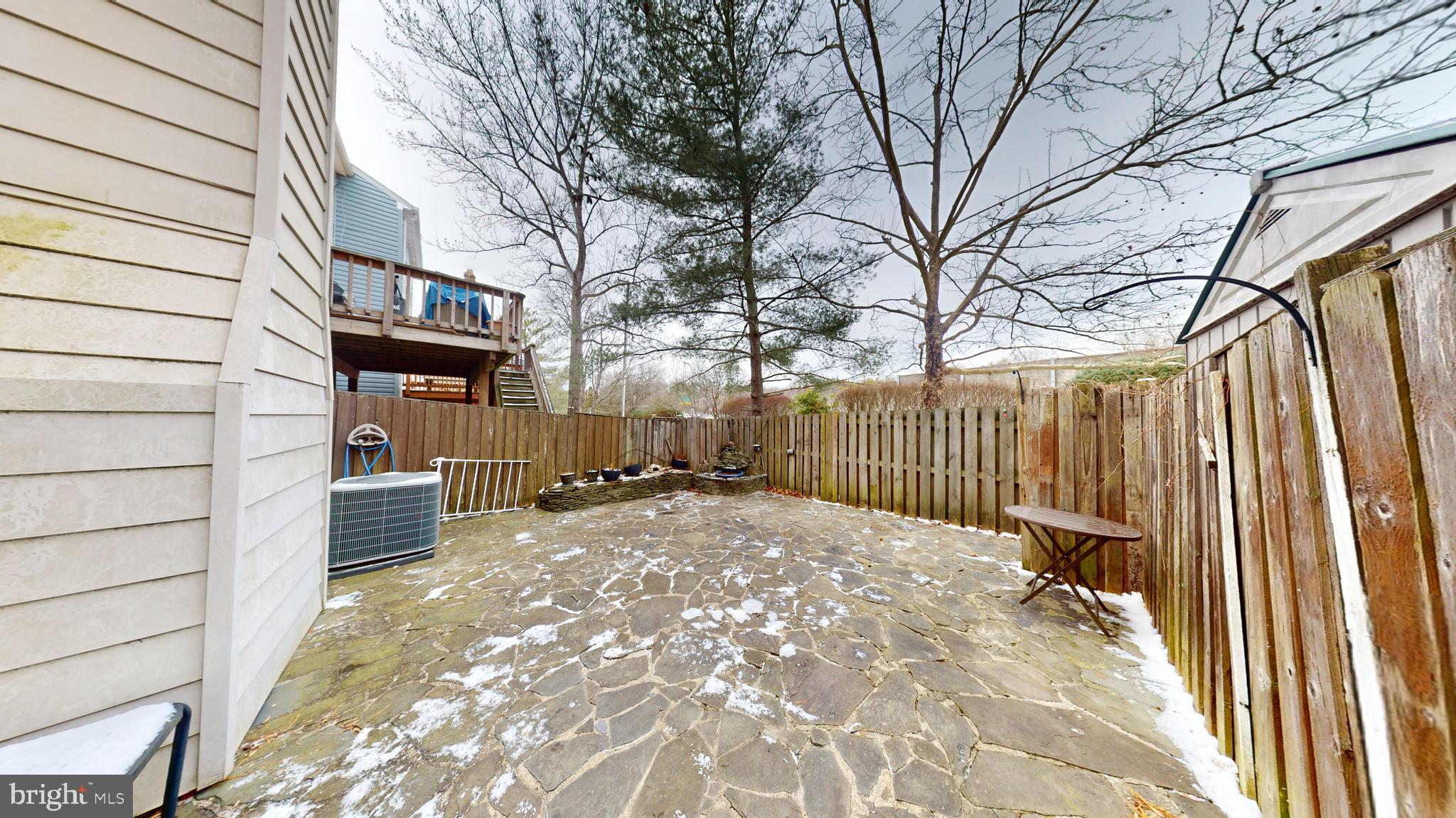 7302 ROLLING OAK LN