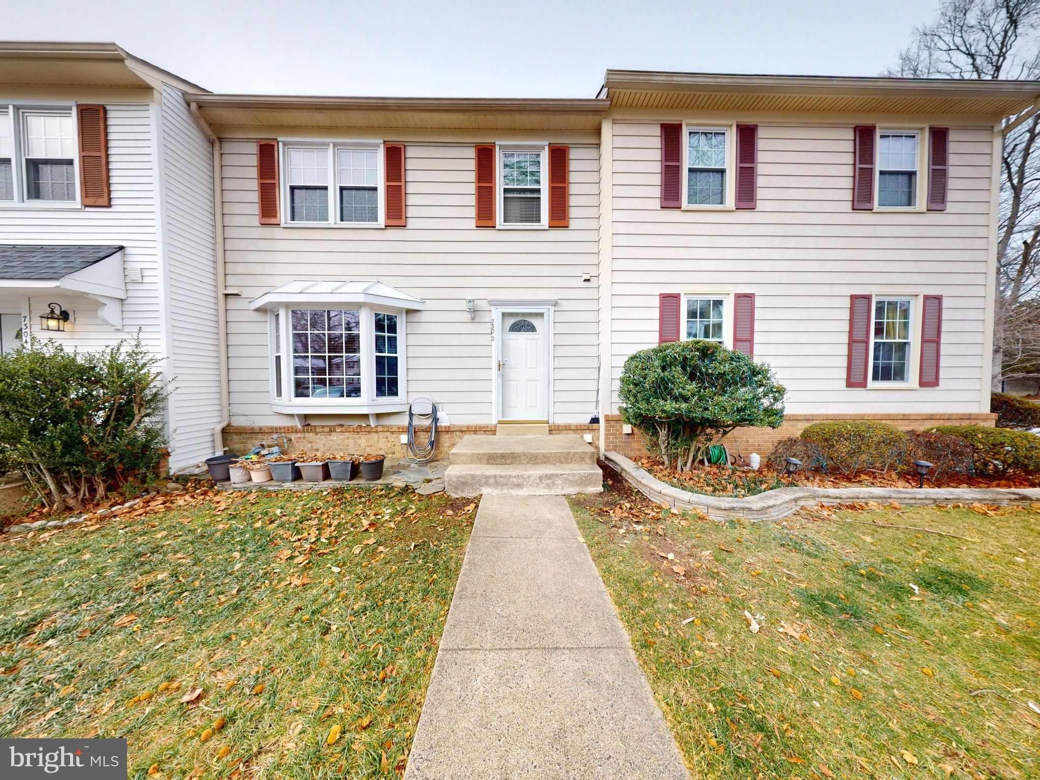 7302 ROLLING OAK LN