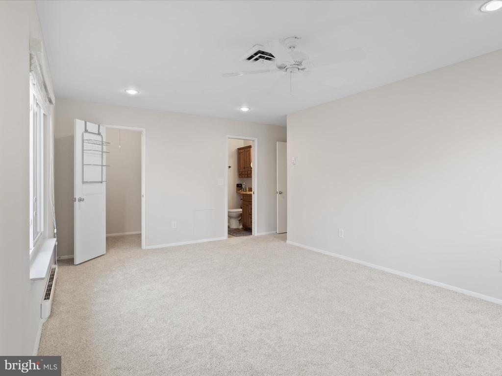 1530 HIDDENBROOK DR