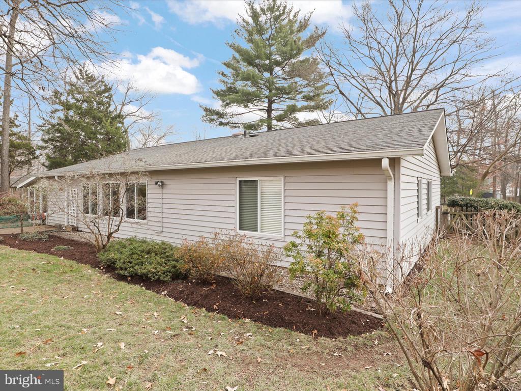 1530 HIDDENBROOK DR