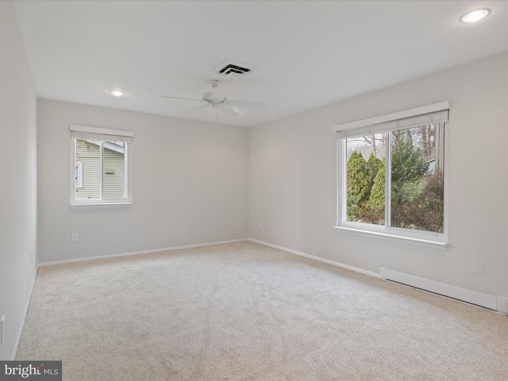 1530 HIDDENBROOK DR