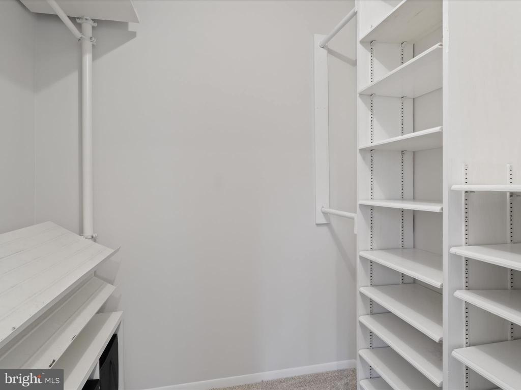 1530 HIDDENBROOK DR