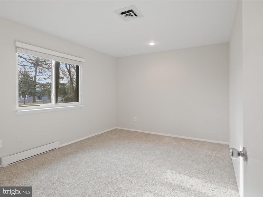 1530 HIDDENBROOK DR