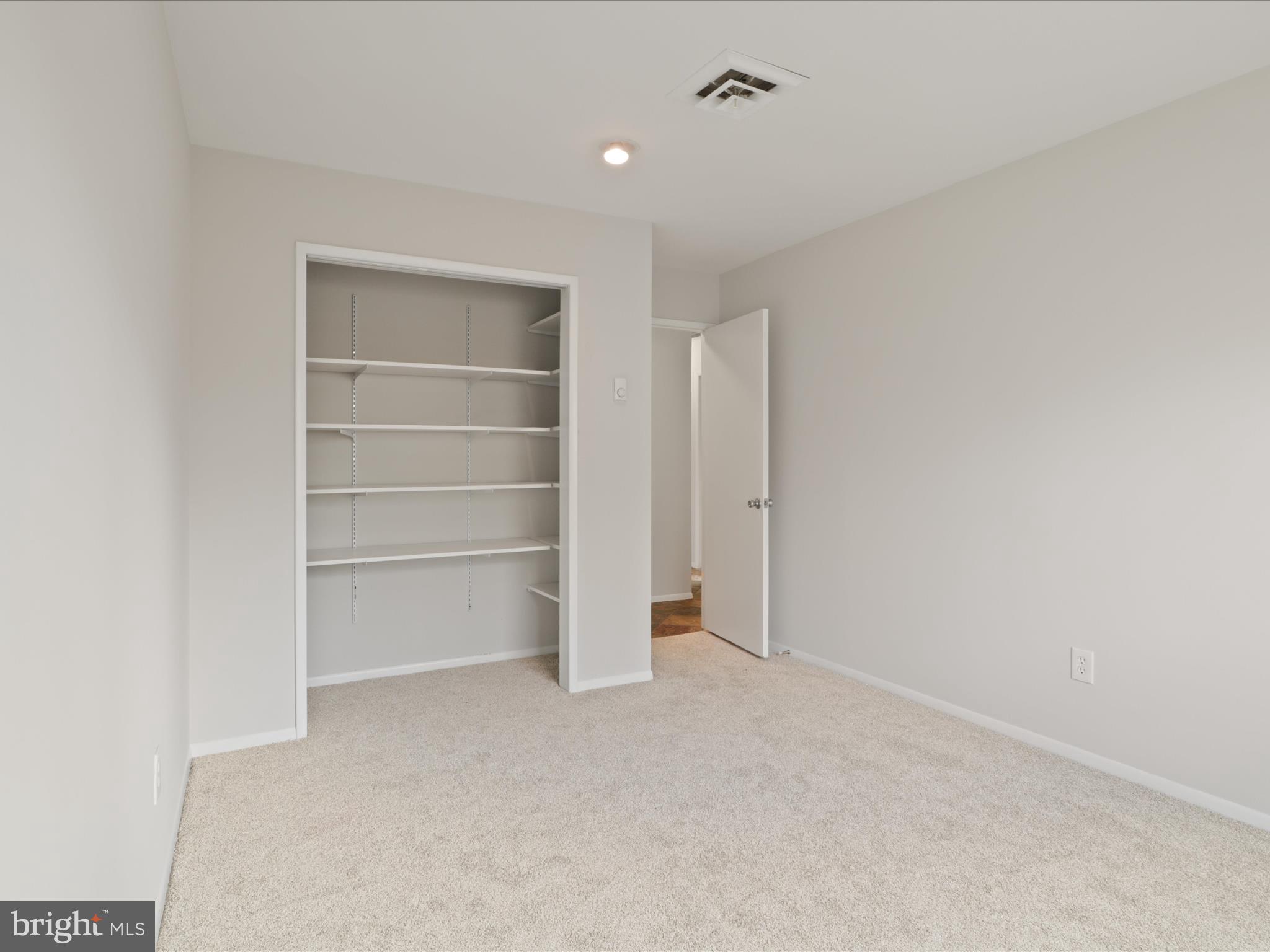 1530 HIDDENBROOK DR
