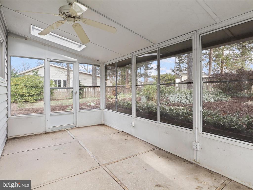 1530 HIDDENBROOK DR