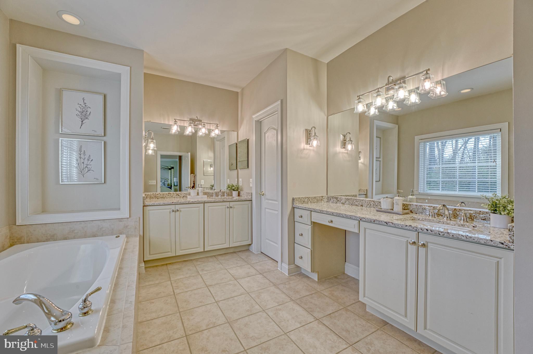12193 Wild Horse Dr