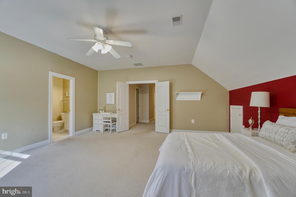 12193 Wild Horse Dr