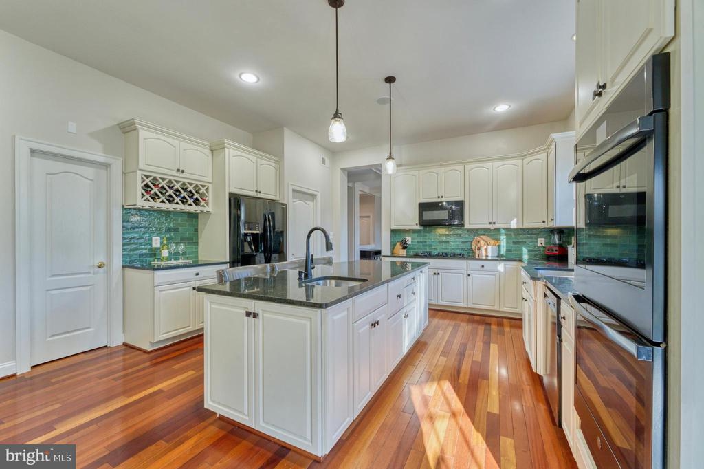 12193 Wild Horse Dr