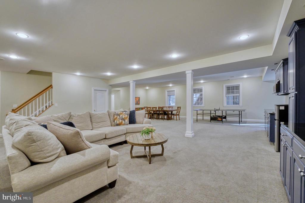 12193 Wild Horse Dr