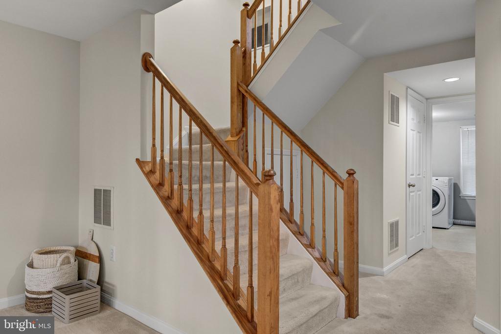 7693 Lavenham Lndg