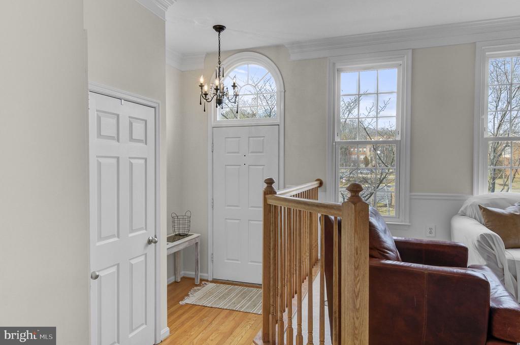 7693 Lavenham Lndg