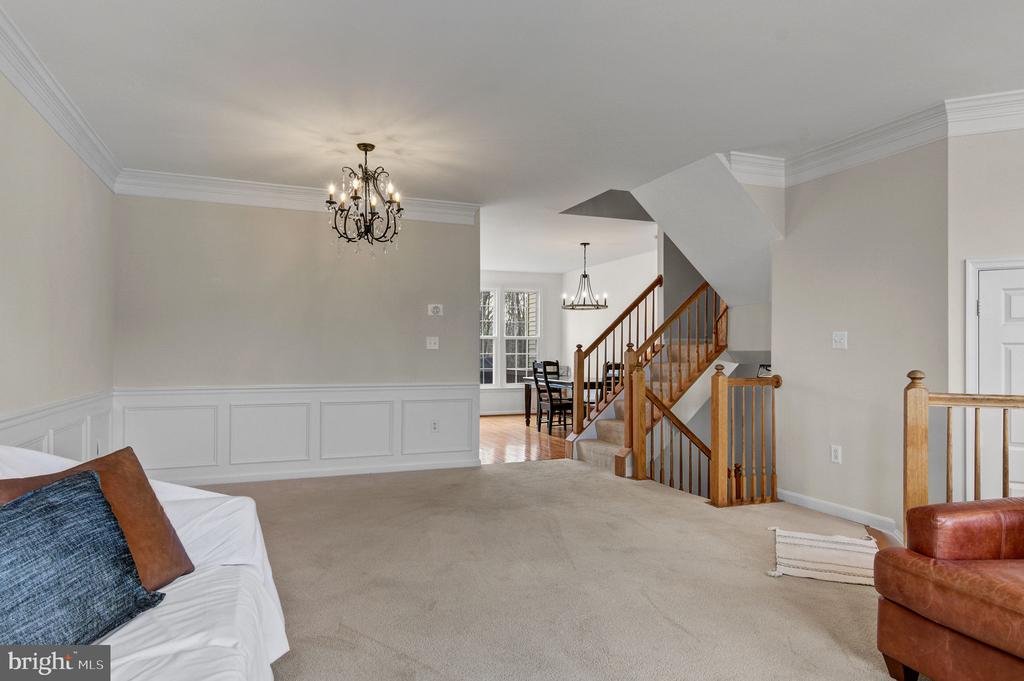 7693 Lavenham Lndg