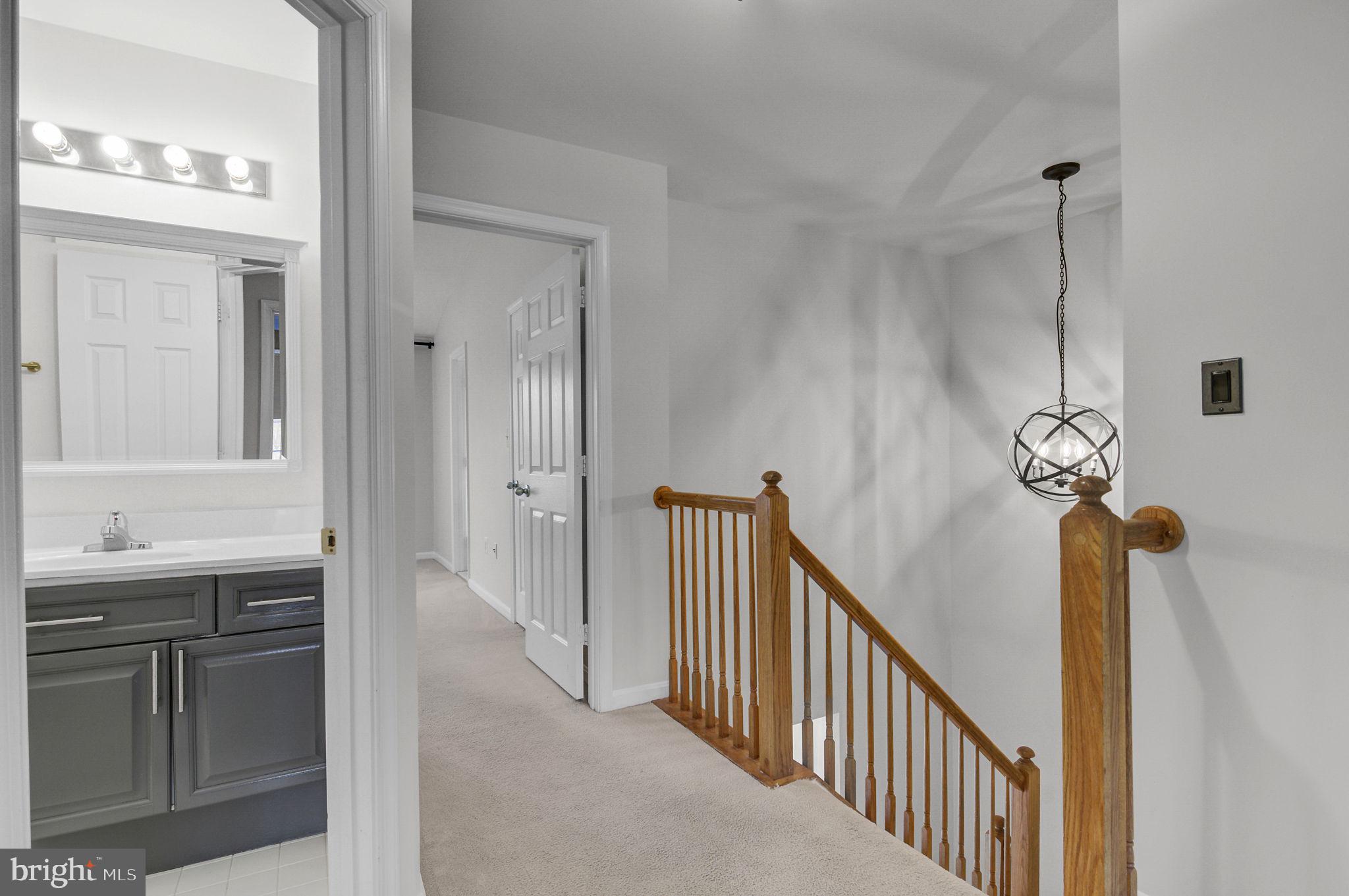 7693 Lavenham Lndg