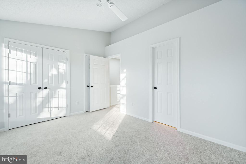 13523 Highland Mews Pl