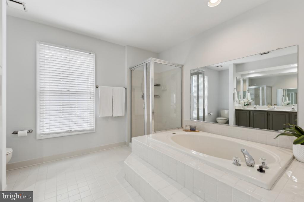 6218 Secret Hollow Ln