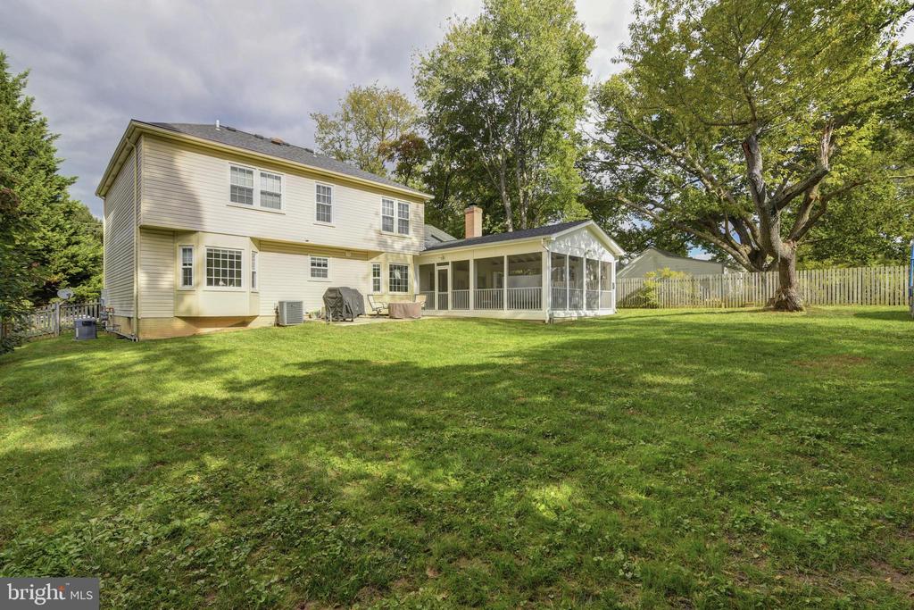 8911 Old Courthouse Rd