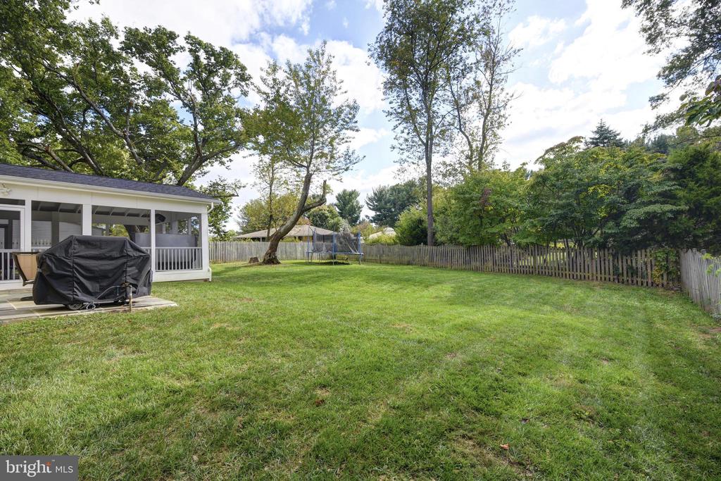 8911 Old Courthouse Rd