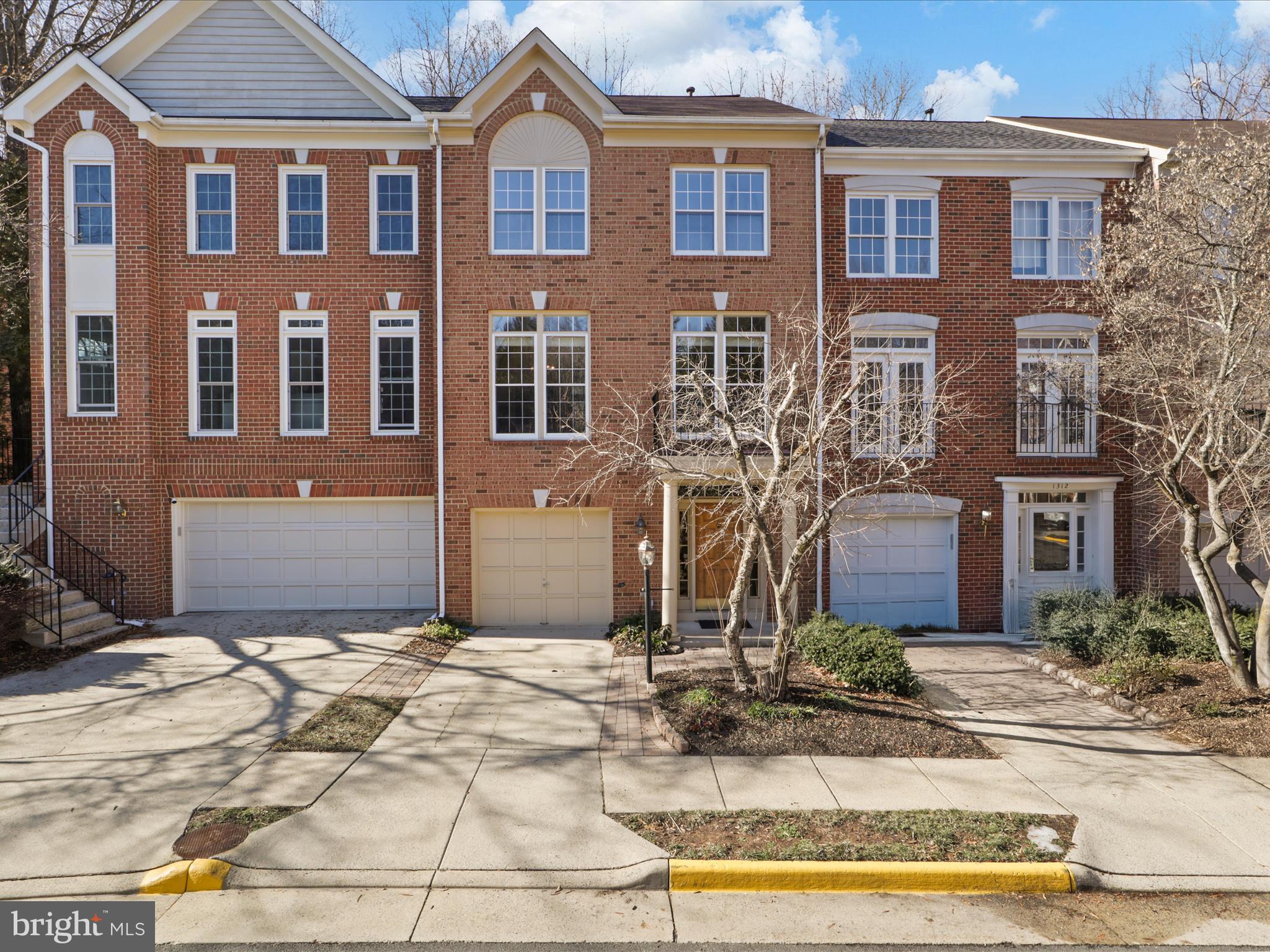 1314 Sundial Dr
