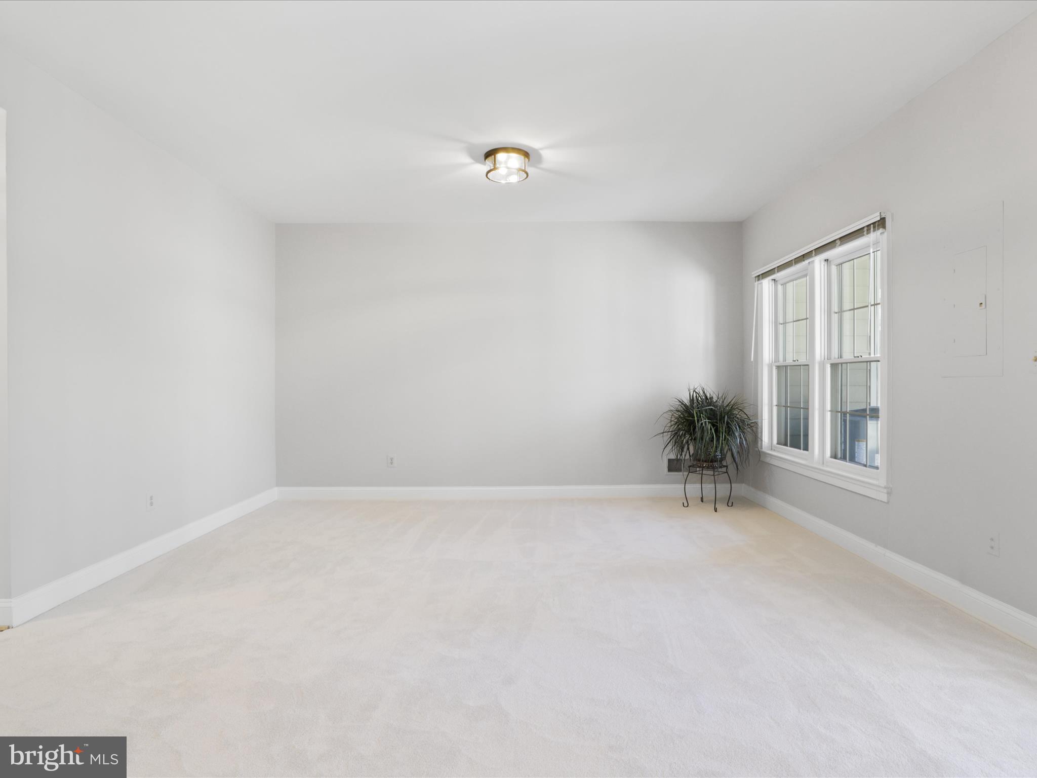 1314 Sundial Dr