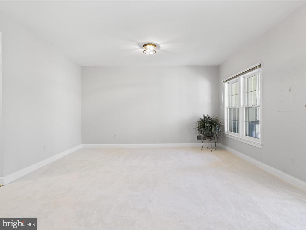 1314 Sundial Dr