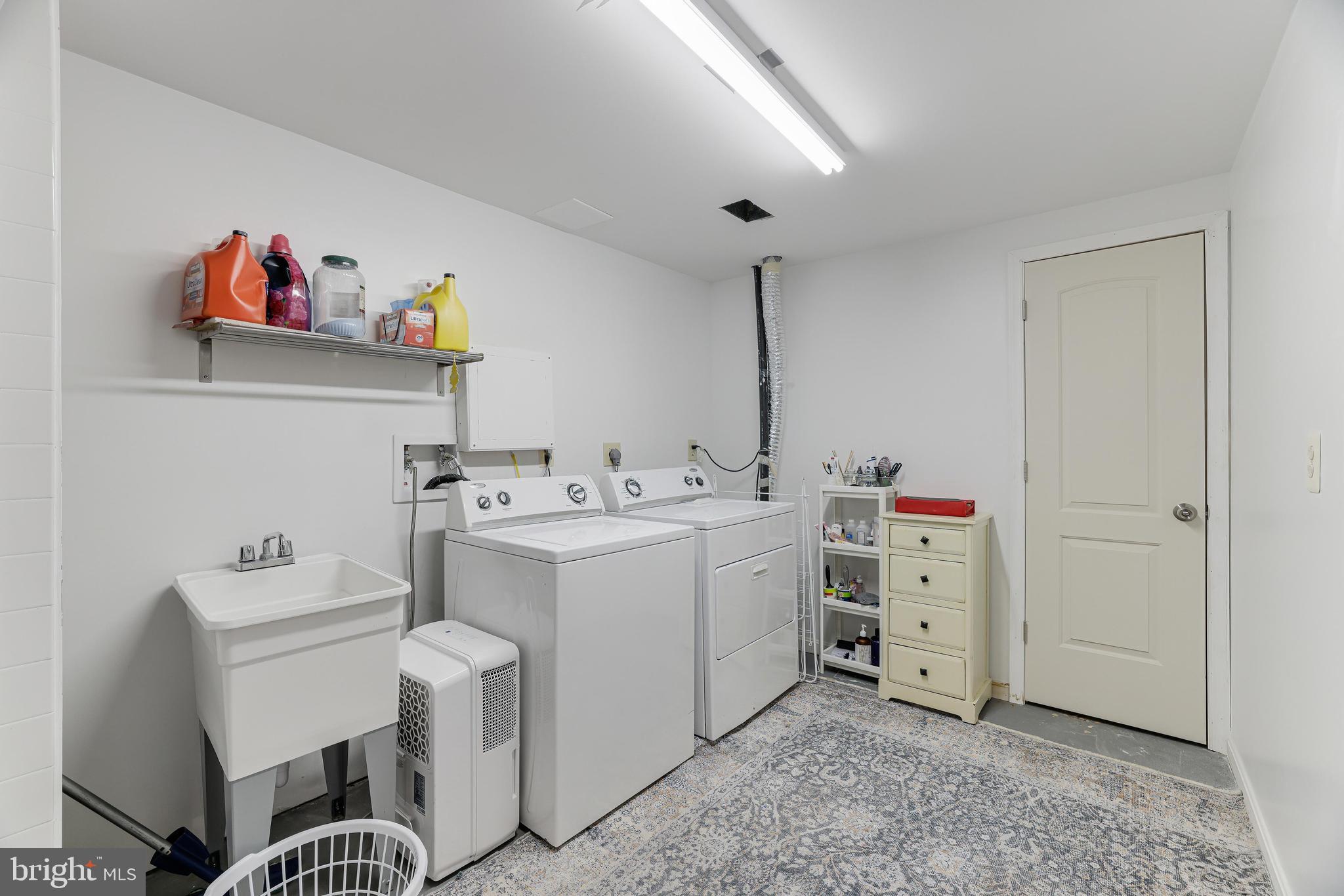 8813 Winding Hollow Way