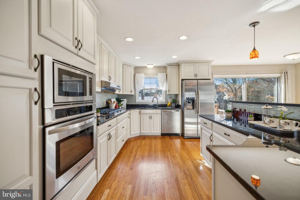 3107 Little Creek Ln