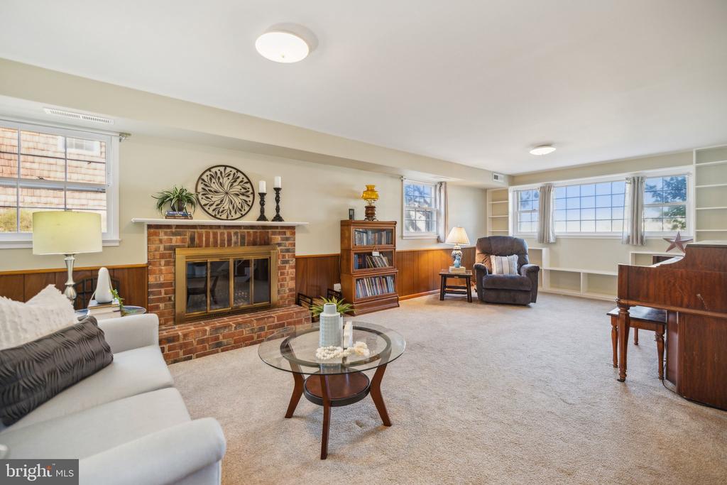 3107 Little Creek Ln