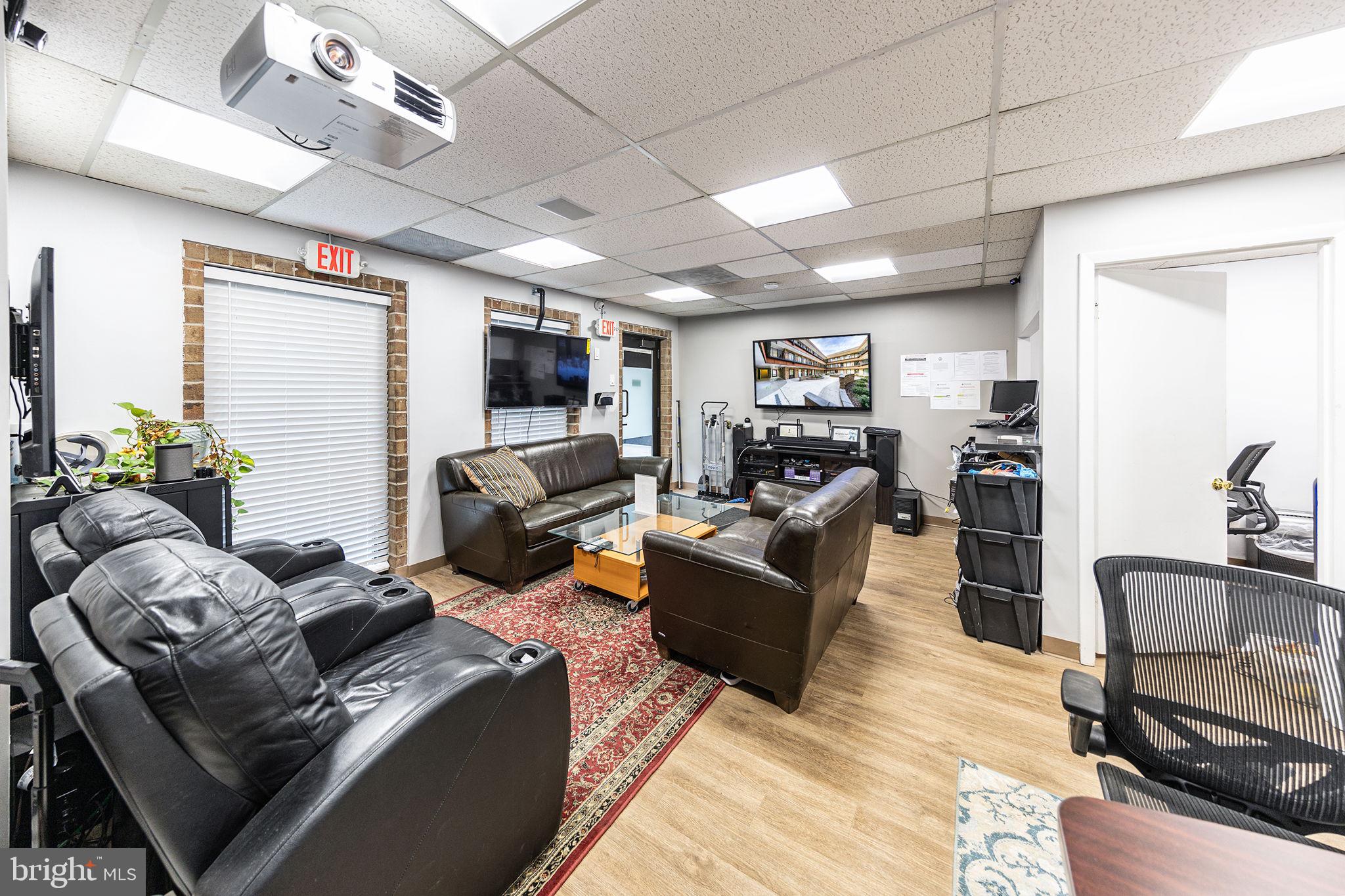 6116 Rolling Rd #109
