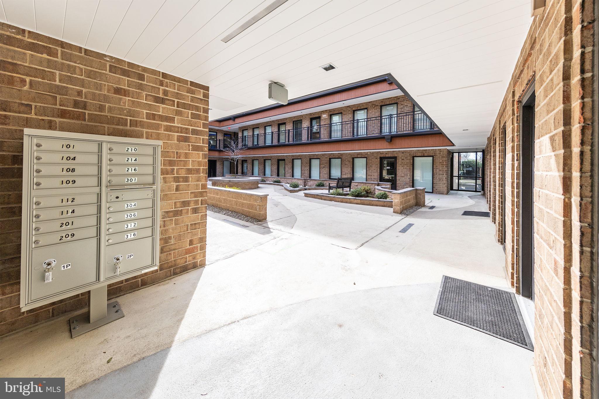 6116 Rolling Rd #109