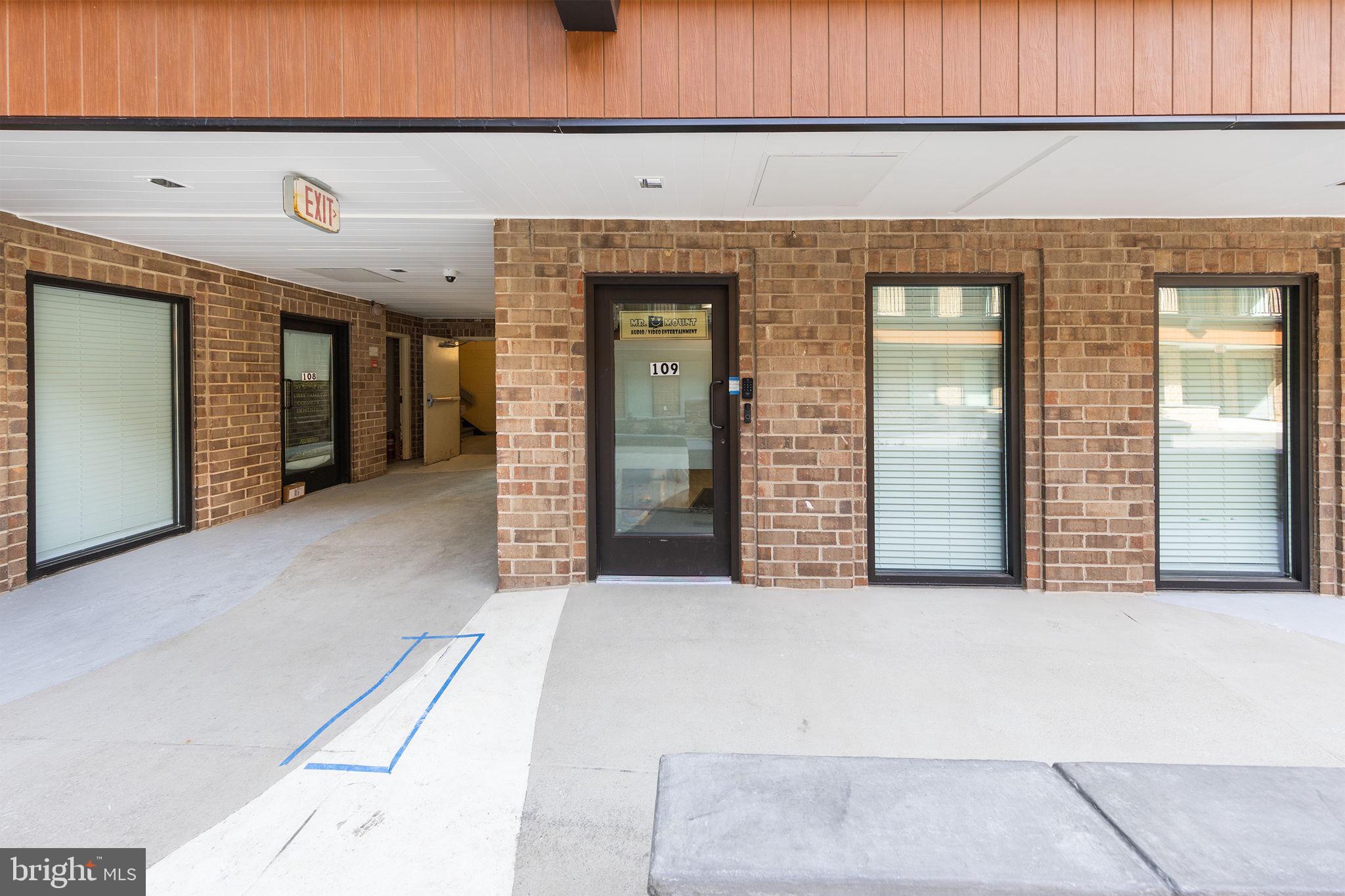 6116 Rolling Rd #109