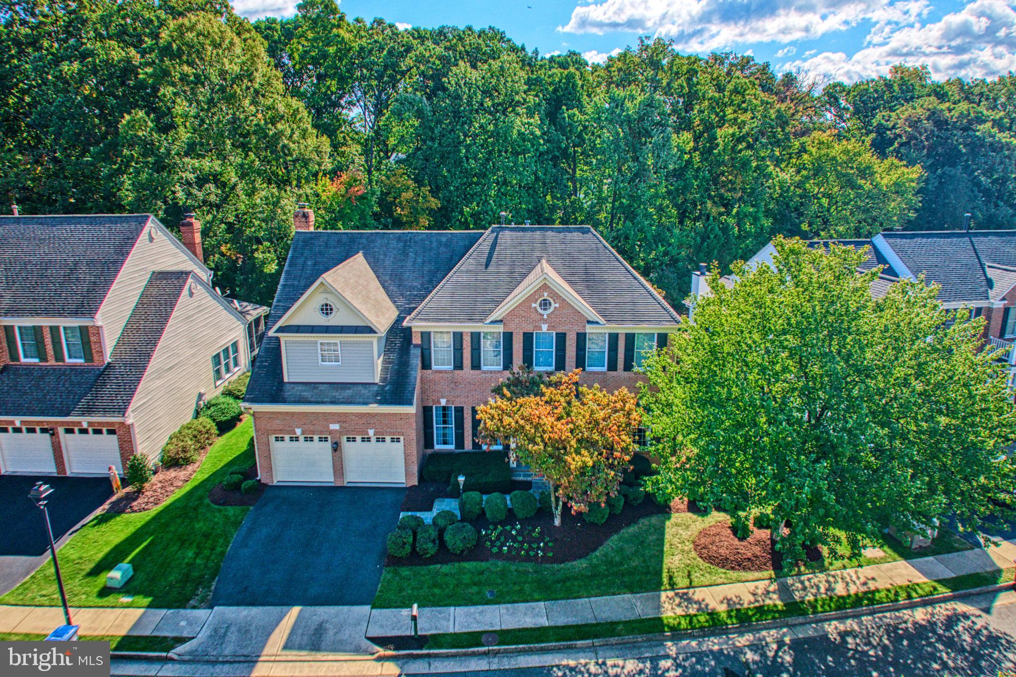 12715 Fox Woods Dr