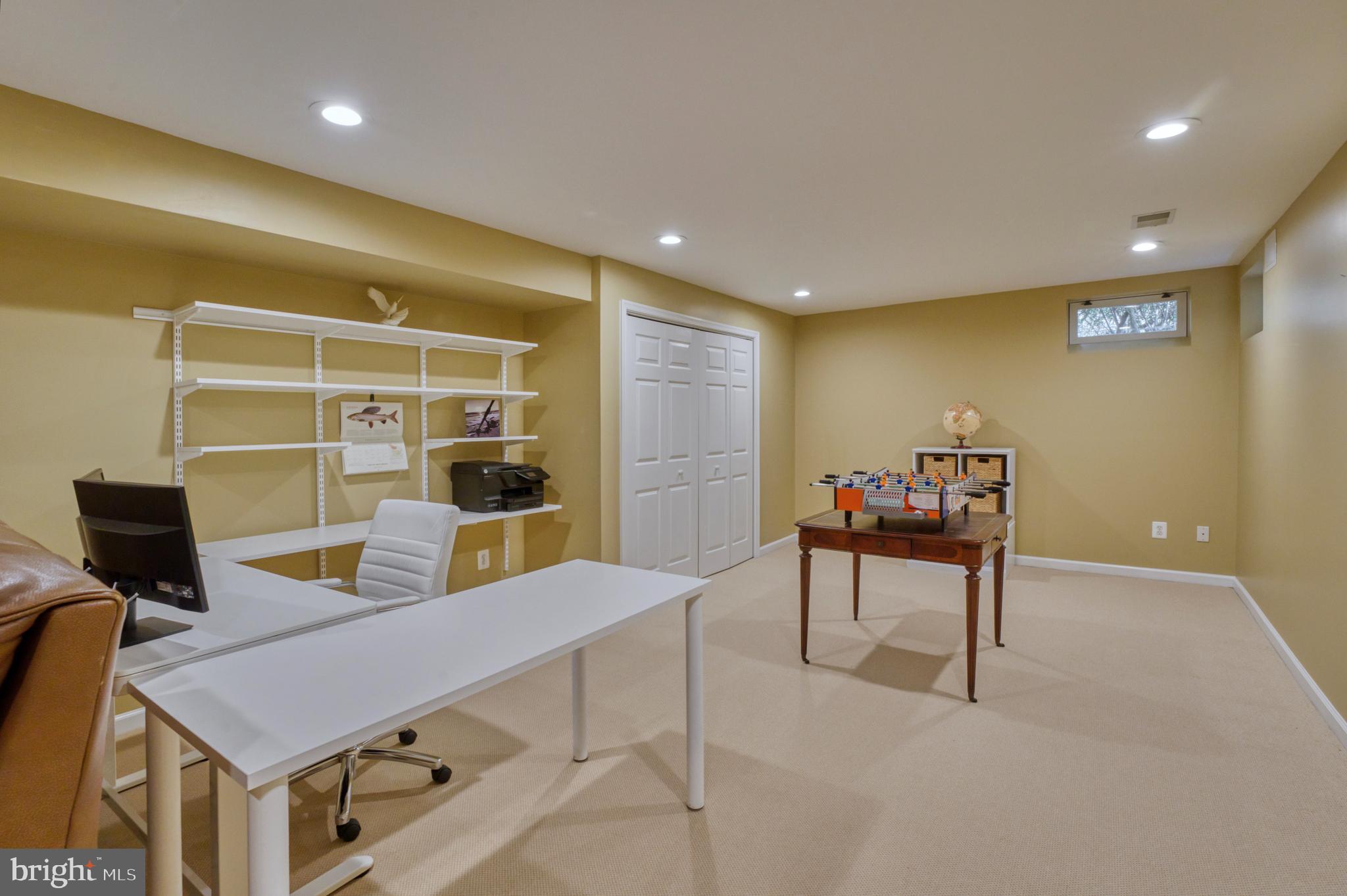 12715 Fox Woods Dr