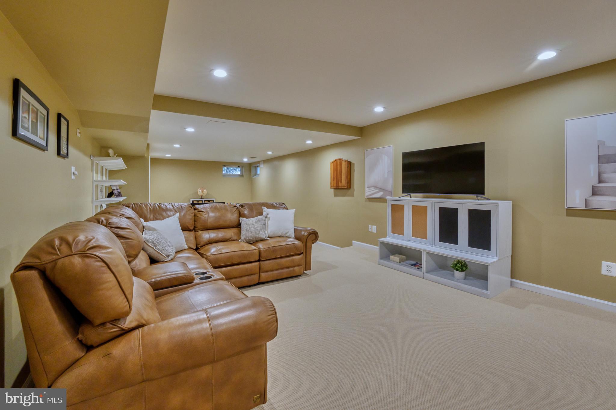12715 Fox Woods Dr