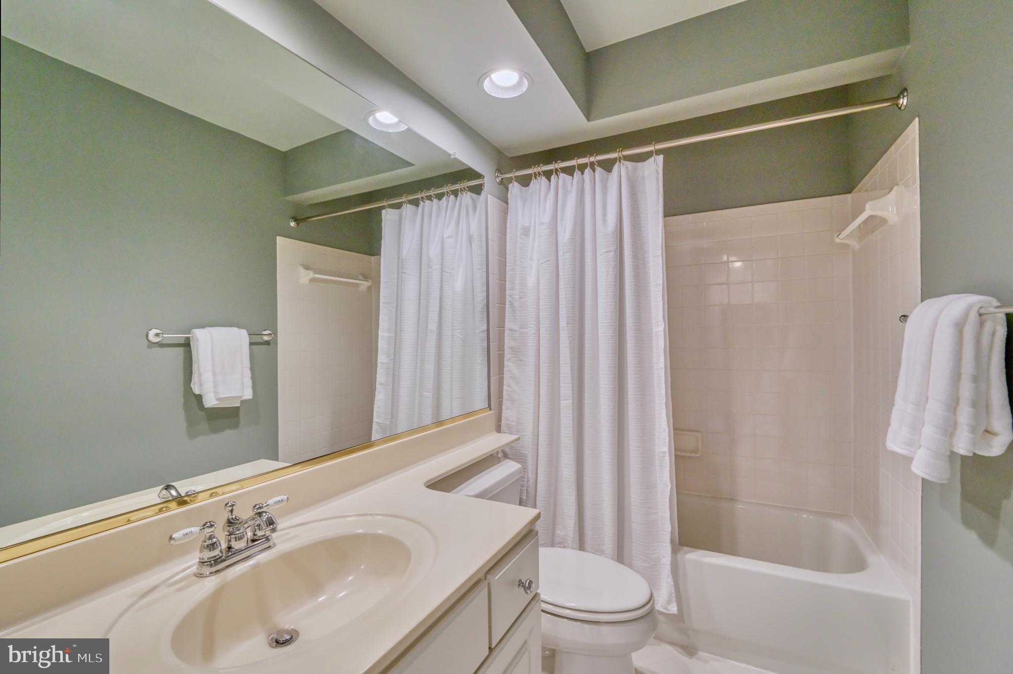 12715 Fox Woods Dr
