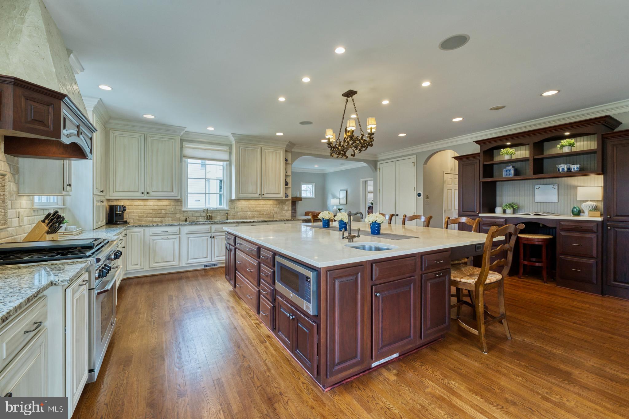 12715 Fox Woods Dr