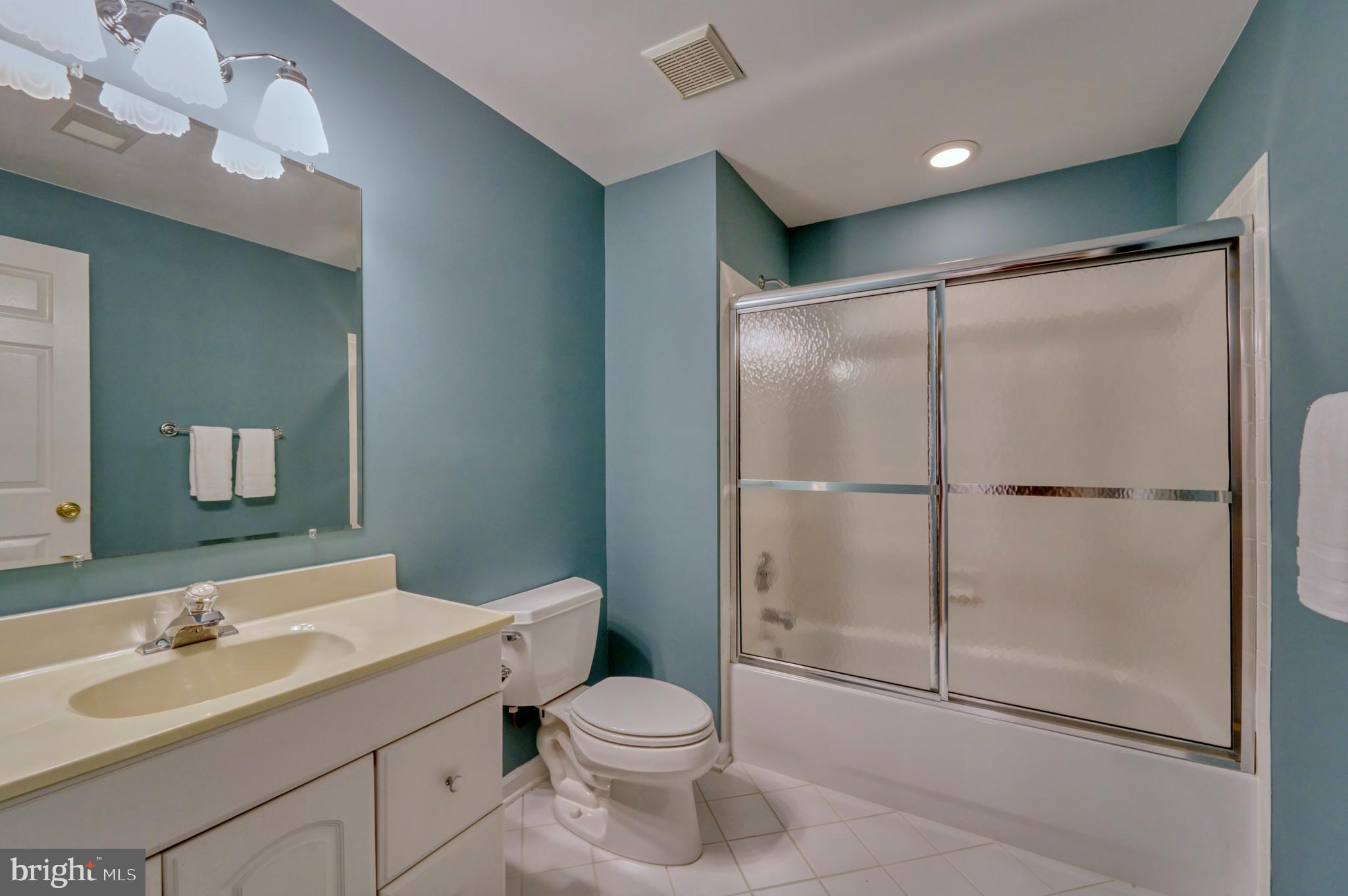 12715 Fox Woods Dr
