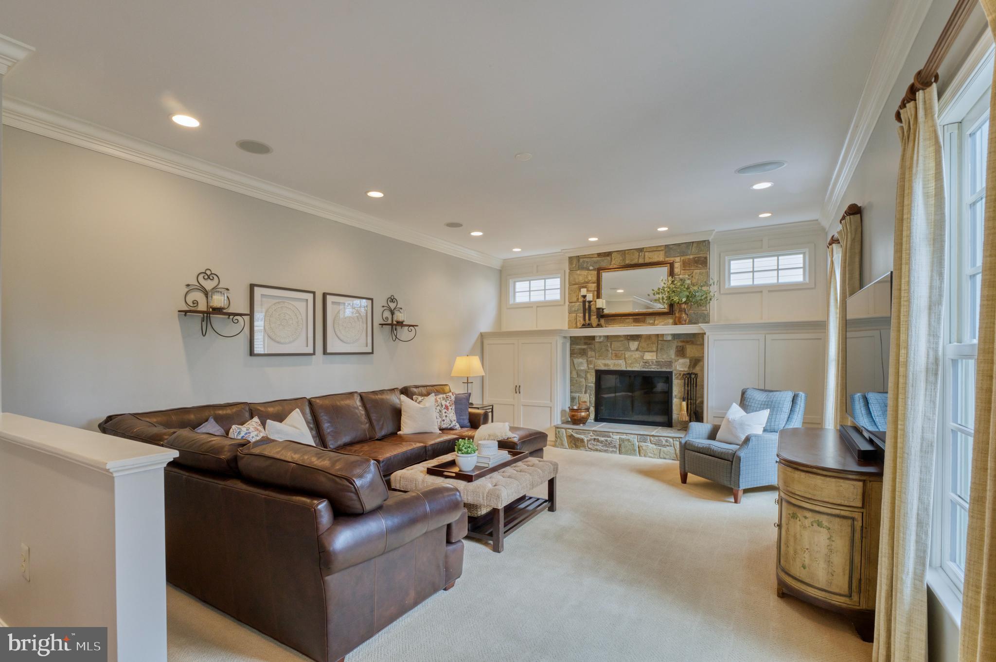 12715 Fox Woods Dr