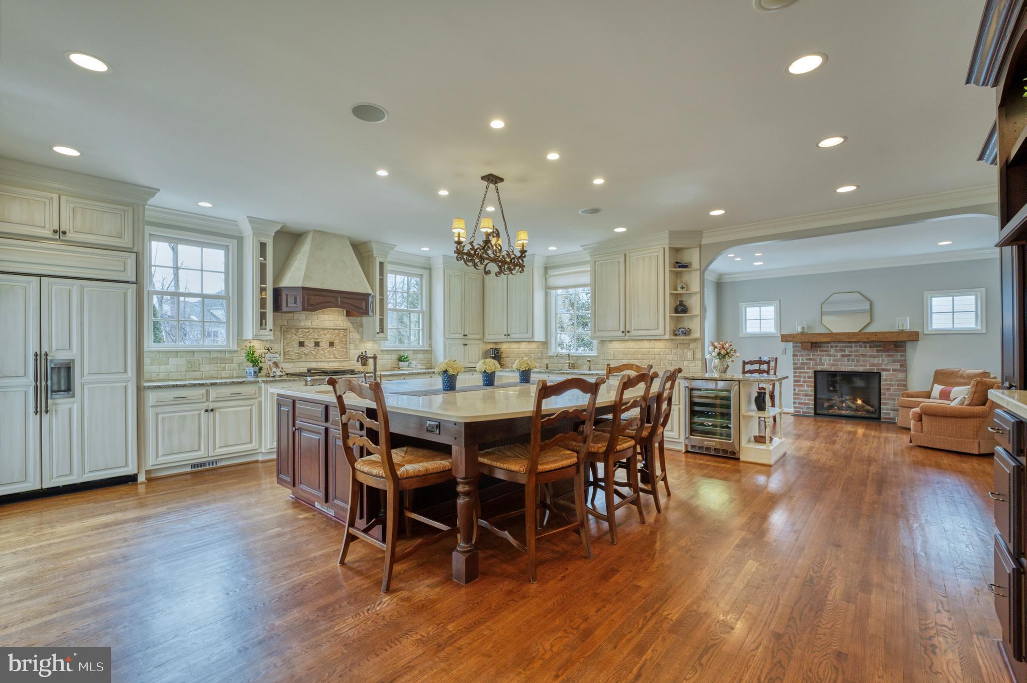12715 Fox Woods Dr